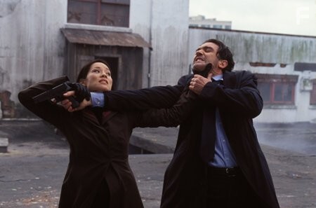Antonio Banderas and Lucy Liu in Баллистика: Экс против Сивер (2002)