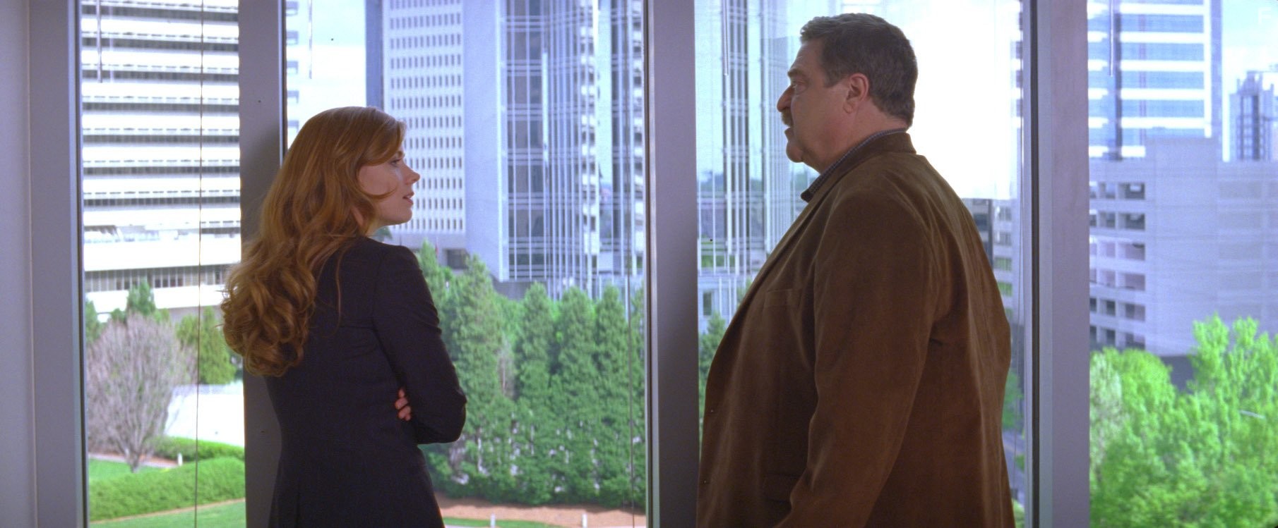 John Goodman and Amy Adams in Крученый мяч (2012)
