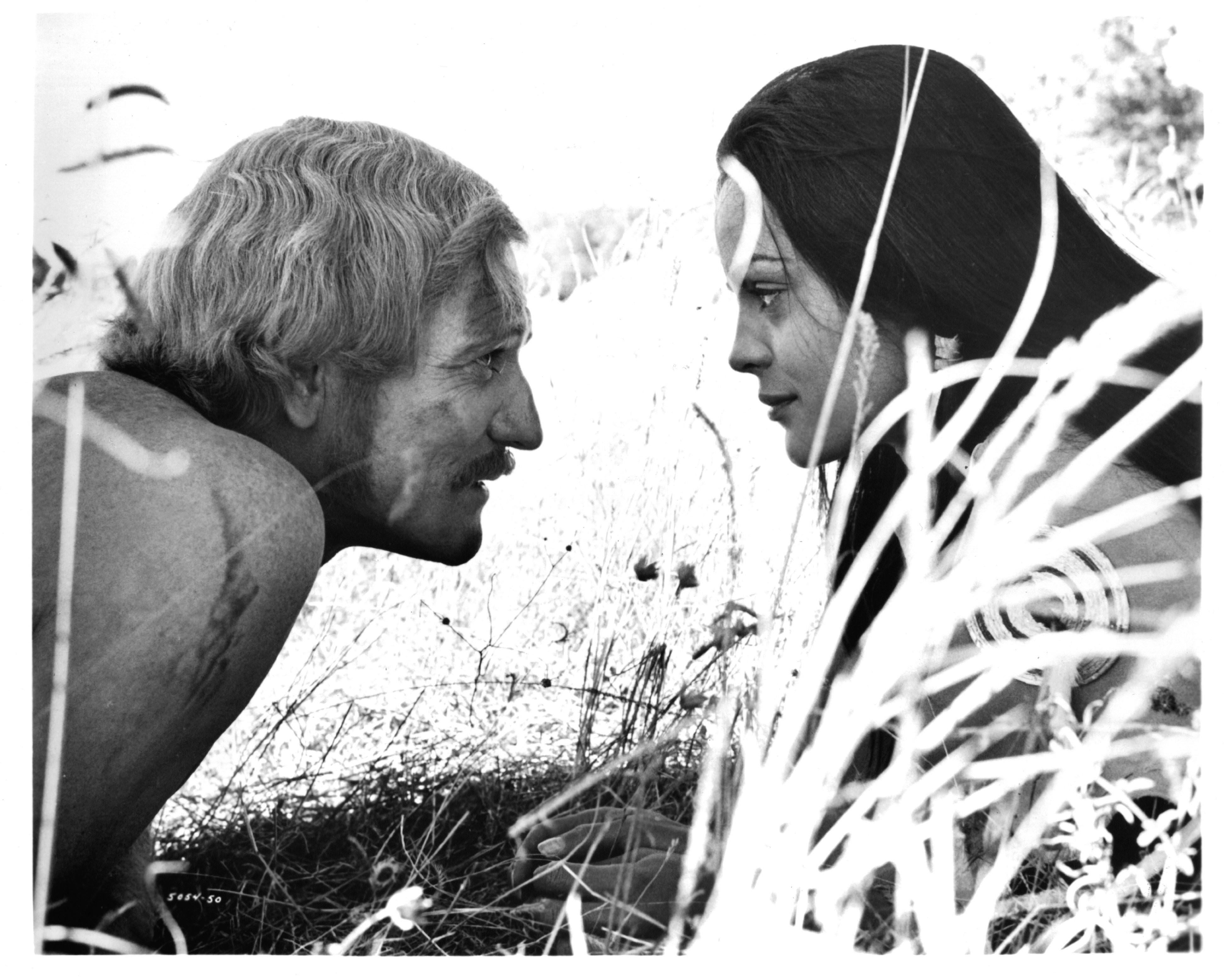 Richard Harris and Corinna Tsopei in Человек по имени Конь (1970)