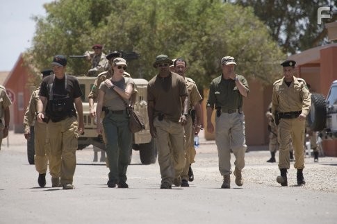 Jason Bateman, Jamie Foxx, Jennifer Garner, Chris Cooper, and Ashraf Barhom in Королевство (2007)