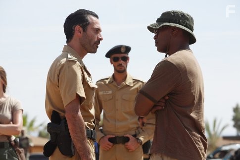 Jamie Foxx, Ashraf Barhom, and Ali Suliman in Королевство (2007)