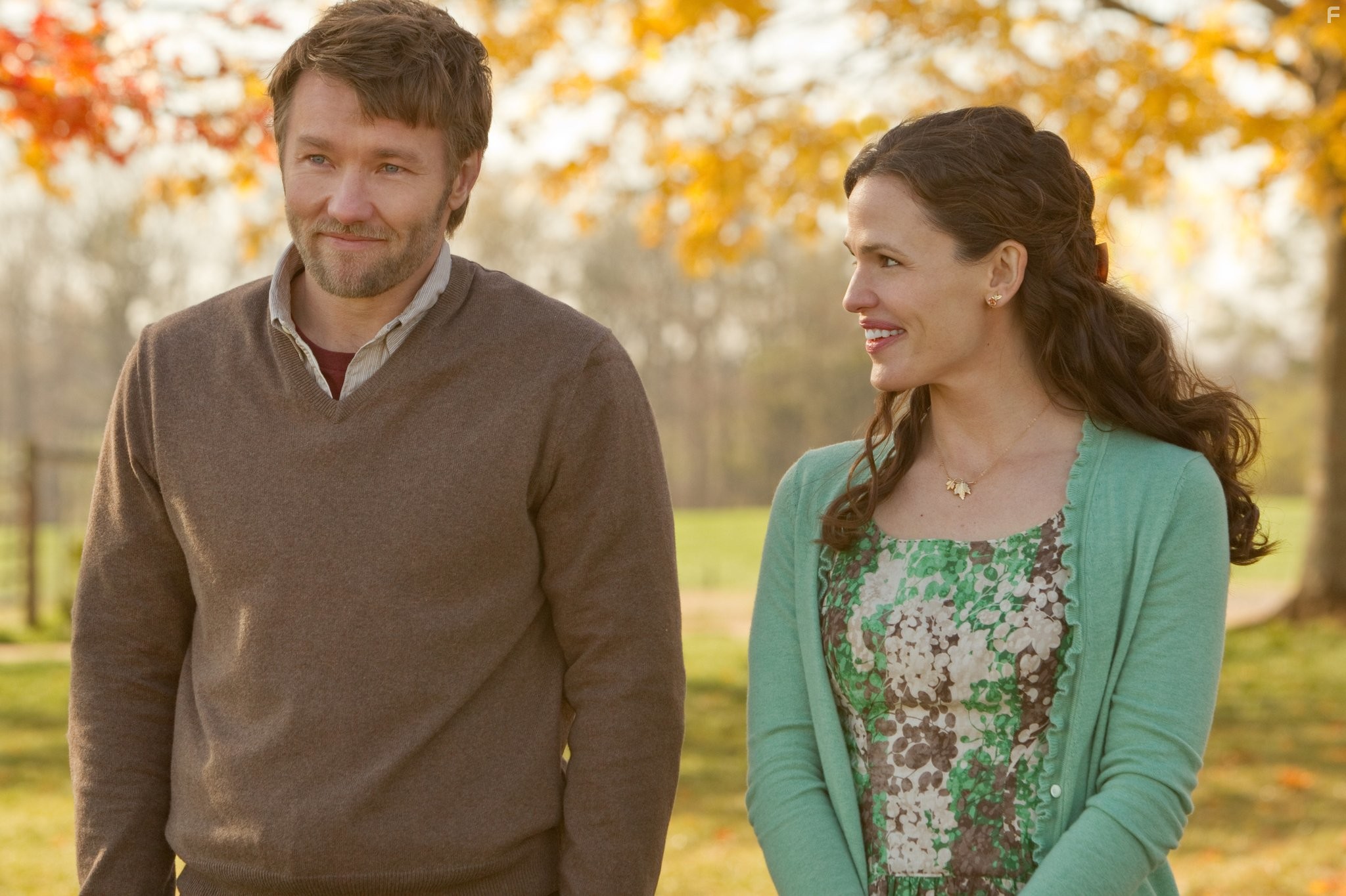 Jennifer Garner and Joel Edgerton in Странная жизнь Тимоти Грина (2012)