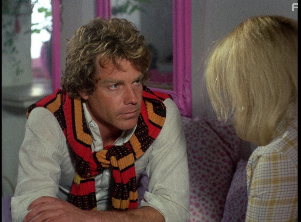 Robert Behling and Jane Lyle in Остров смерти (1976)