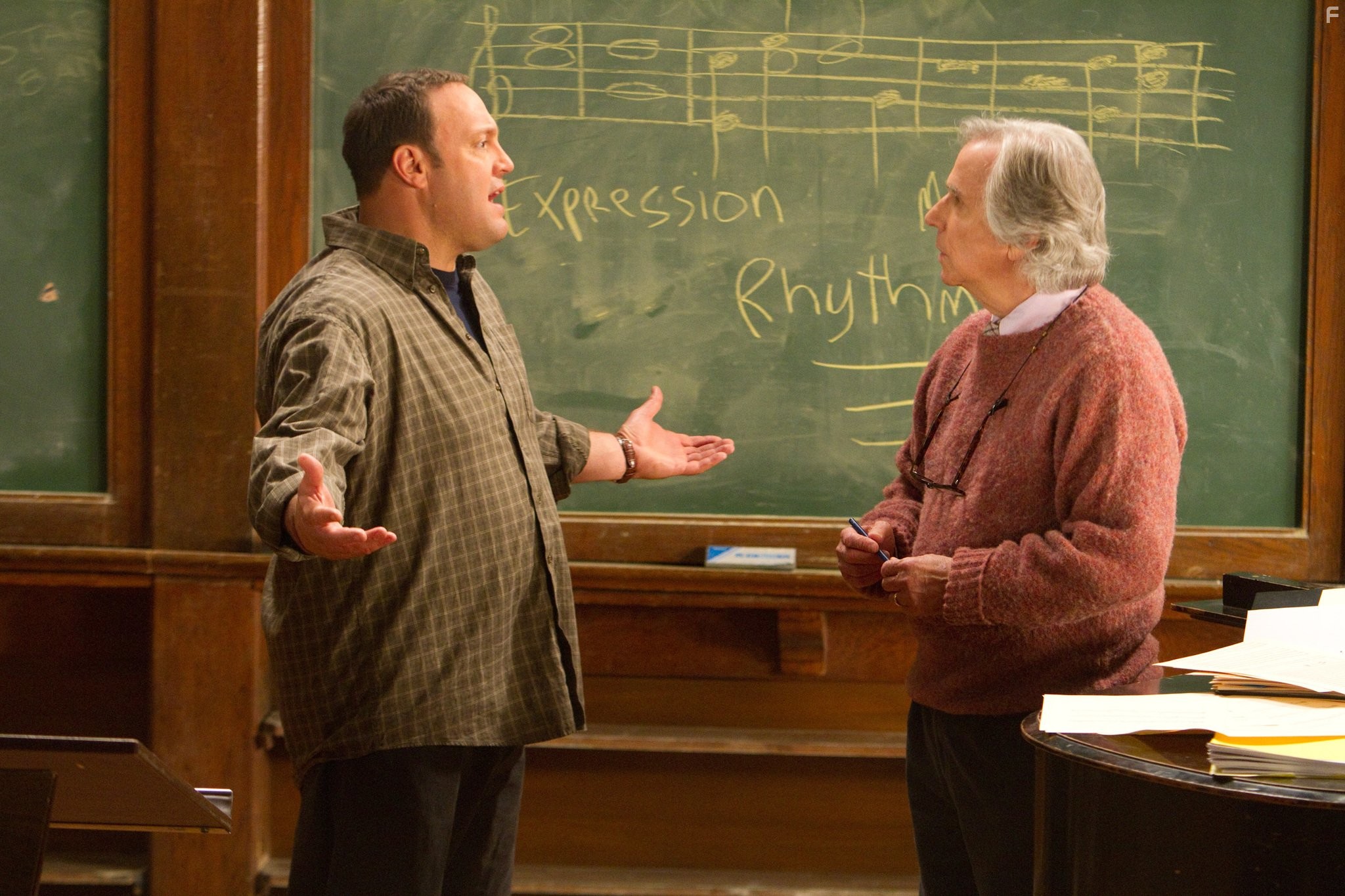 Henry Winkler and Kevin James in Толстяк на ринге (2012)