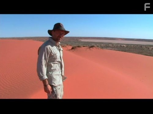 Les Stroud in Наука выживать (2004)