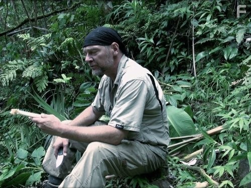 Les Stroud in Наука выживать (2004)