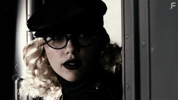 Scarlett Johansson in Мститель (2008)