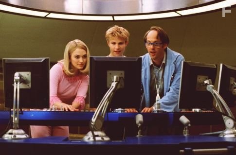 Anthony Edwards, Sophia Myles, and Brady Corbet in Предвестники бури (2004)