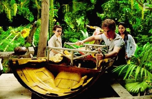 Soren Fulton, Brady Corbet, and Vanessa Hudgens in Предвестники бури (2004)