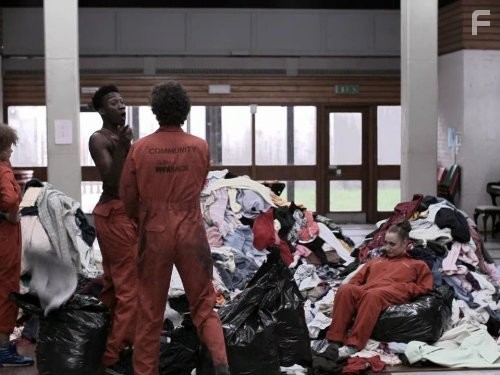 Robert Sheehan, Lauren Socha, Nathan Stewart-Jarrett, and Antonia Thomas in Плохие (2009)