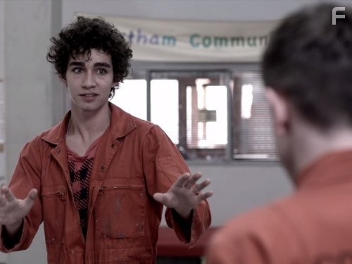 Robert Sheehan in Плохие (2009)