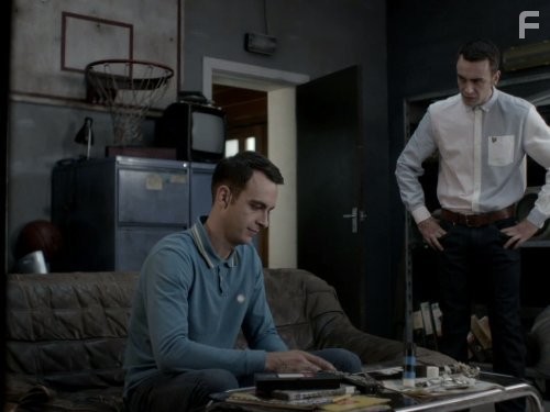 Joseph Gilgun in Плохие (2009)