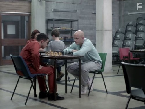 Natasha O'Keeffe and Nathan McMullen in Плохие (2009)