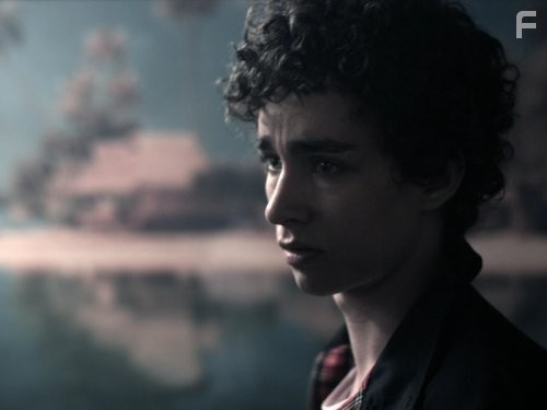 Robert Sheehan in Плохие (2009)