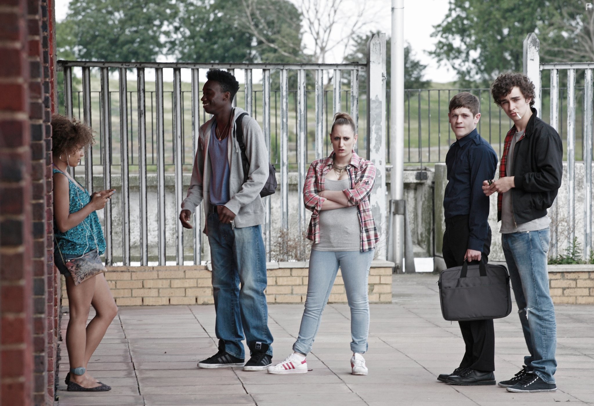Robert Sheehan, Lauren Socha, Nathan Stewart-Jarrett, Antonia Thomas, and Iwan Rheon in Плохие (2009)