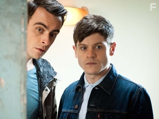 Joseph Gilgun and Iwan Rheon in Плохие (2009)