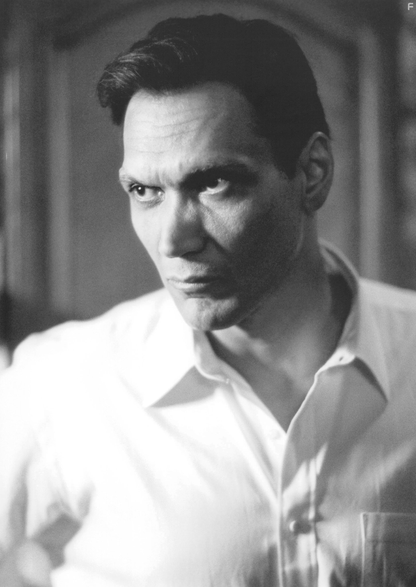 Jimmy Smits in Price of Glory (2000)