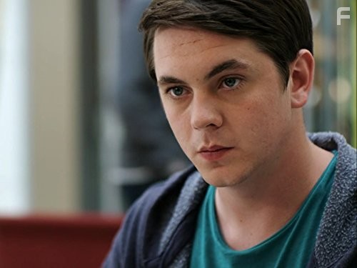 Молодая мамаша (2012)