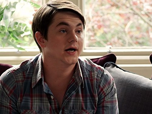 Молодая мамаша (2012)