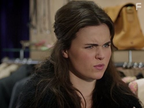 Молодая мамаша (2012)