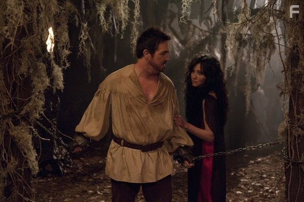 Shannen Doherty and Paul McGillion in Witchslayer Gretl (2012)
