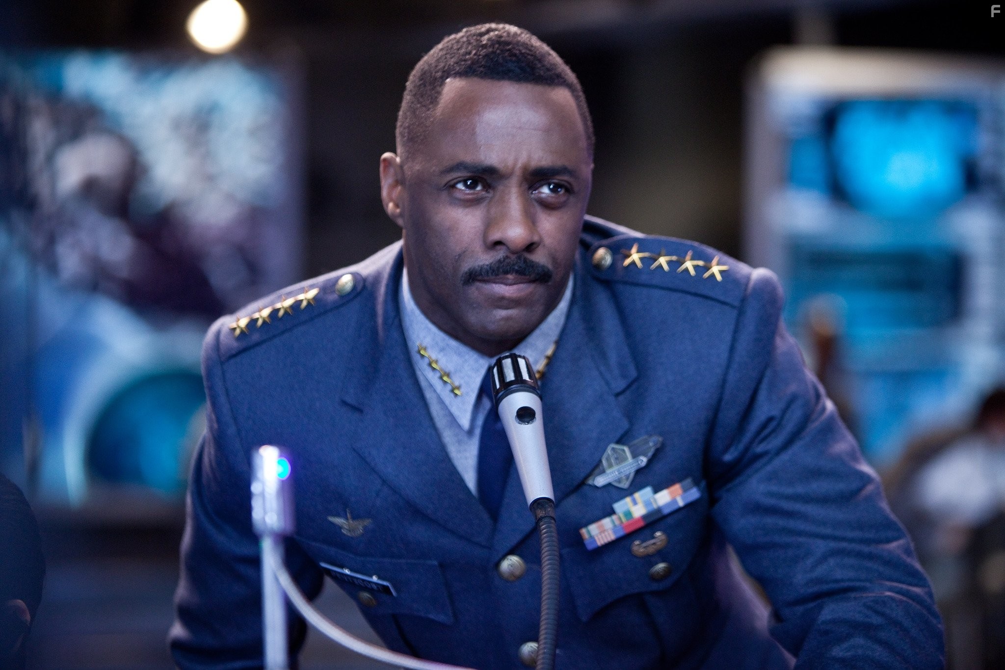 Idris Elba in Тихоокеанский рубеж (2013)