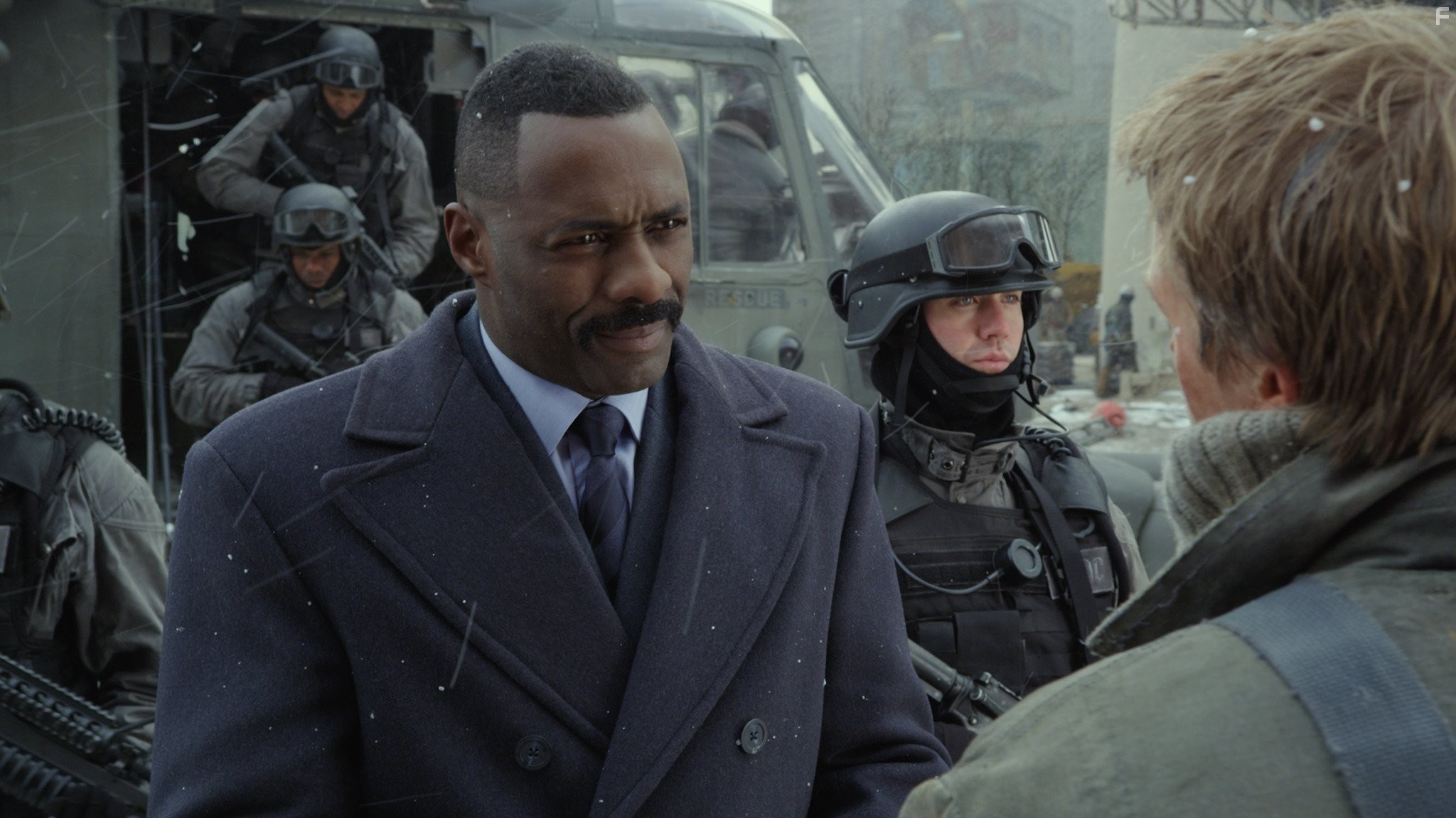 Idris Elba in Тихоокеанский рубеж (2013)