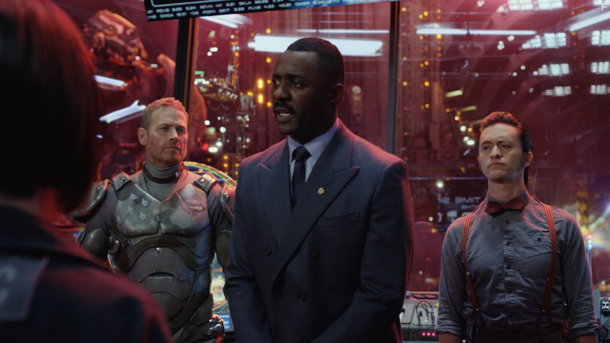 Clifton Collins Jr., Max Martini, and Idris Elba in Тихоокеанский рубеж (2013)