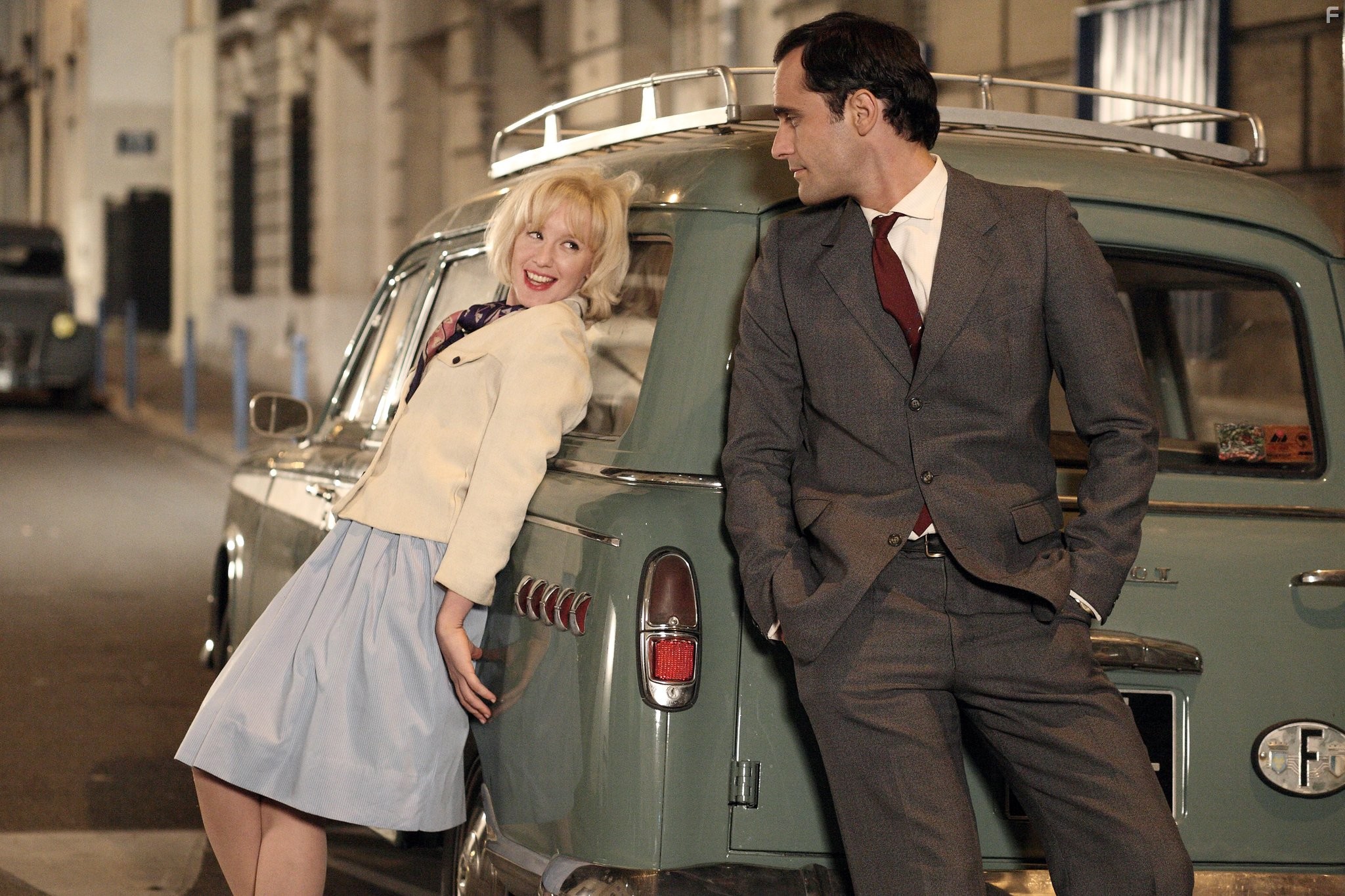 Ludivine Sagnier and Radivoje Bukvic in Возлюбленные (2011)