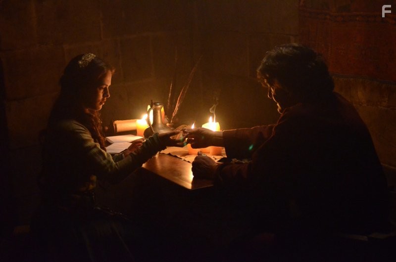 Bertrand Pelletier, Danny Keough, and Jessica Brown in Лабиринт (2012)