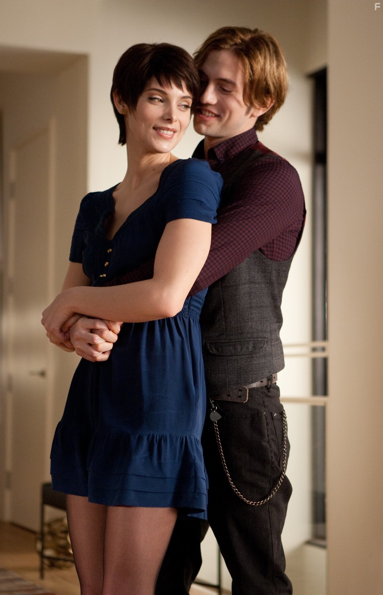Jackson Rathbone and Ashley Greene in Сумерки. Сага. Рассвет: Часть 2 (2012)