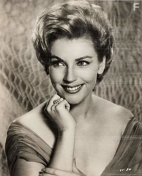 Joan O'Brien in Это случилось на Всемирной ярмарке (1963)