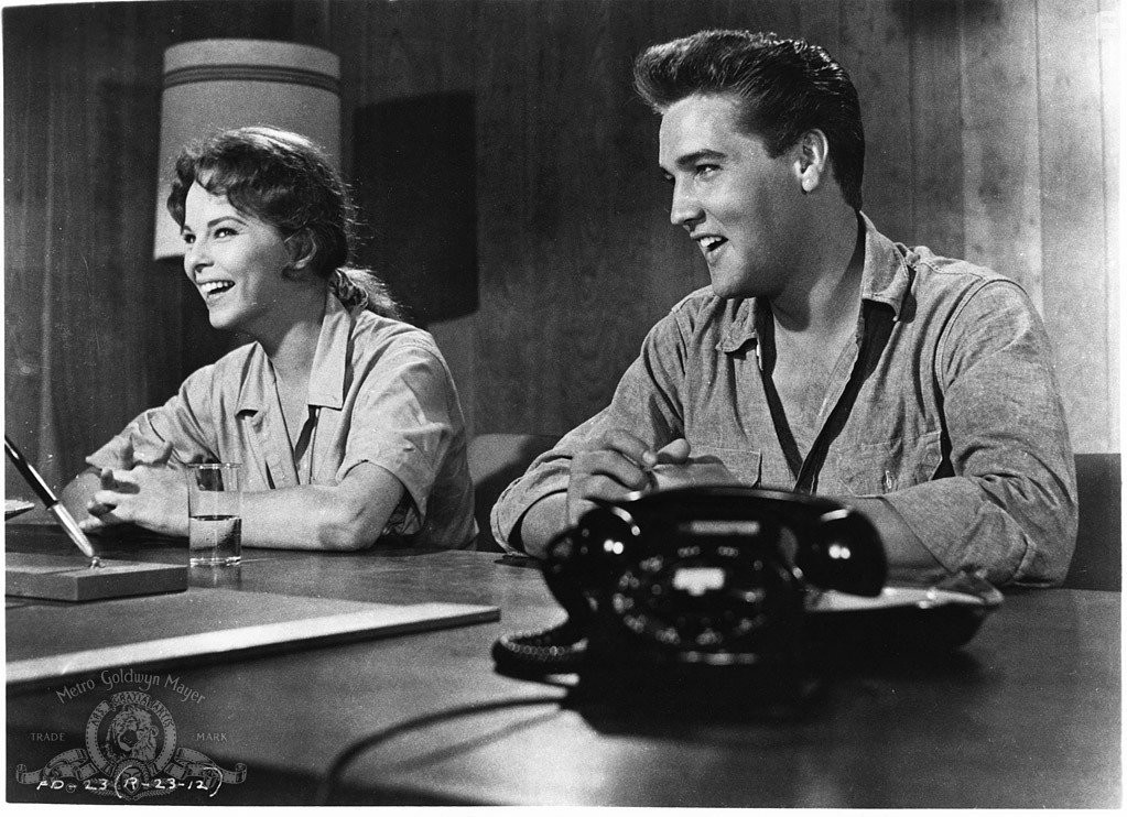Elvis Presley and Anne Helm in Следуй за мечтой (1962)
