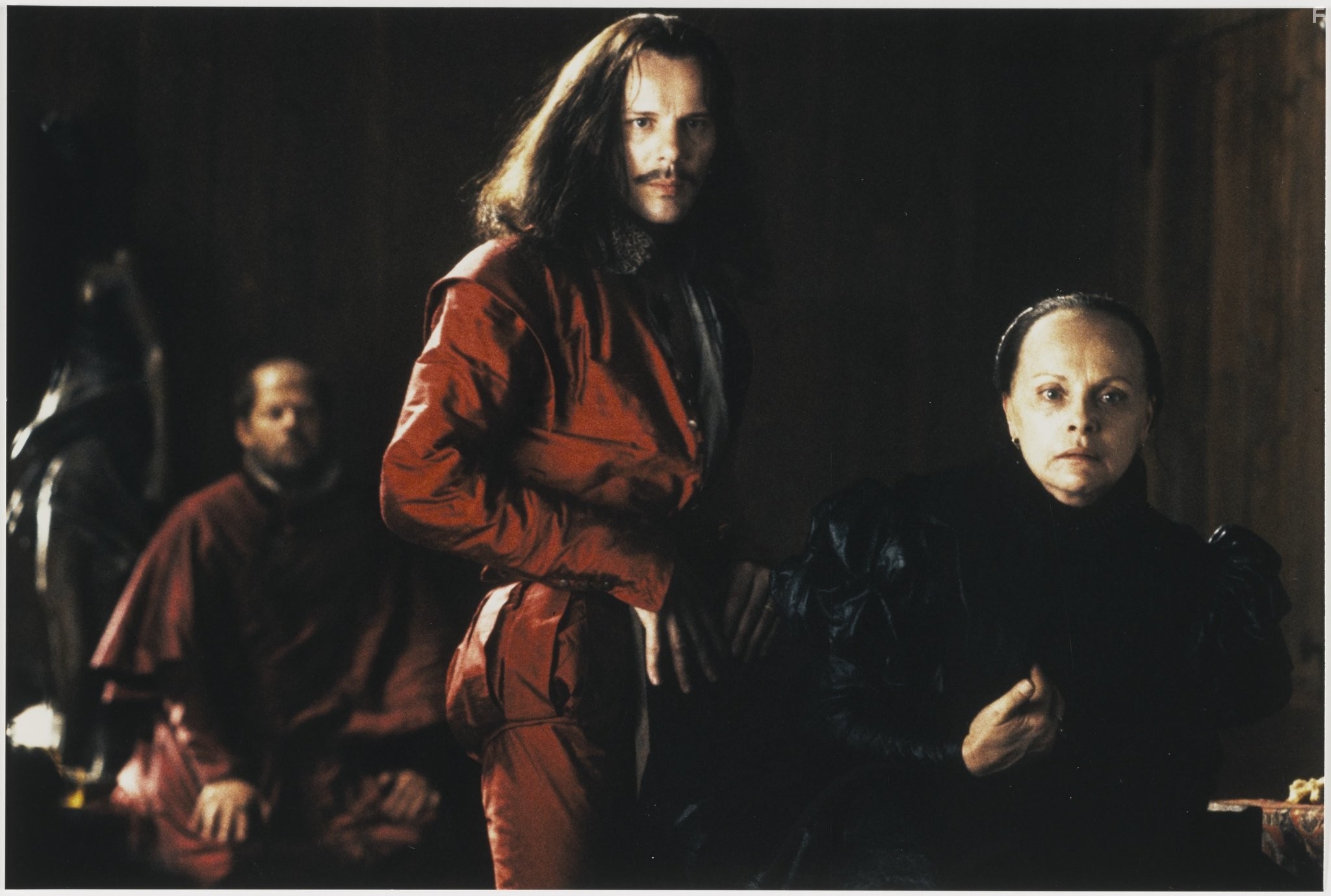 Pascal Greggory and Virna Lisi in Королева Марго (1994)