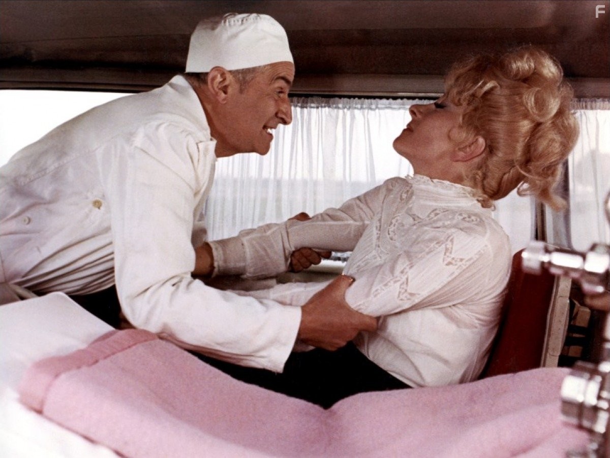 Louis de Fun?s and Claude Gensac in Замороженный (1969)