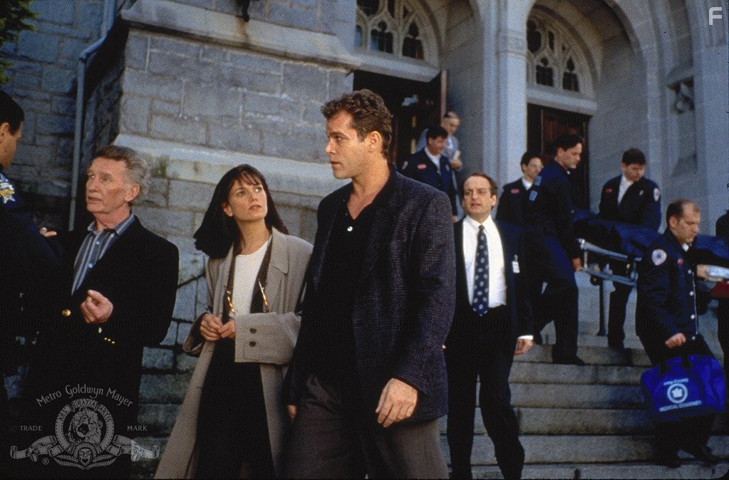 Linda Fiorentino, Ray Liotta, and David Paymer in Незабываемое (1996)