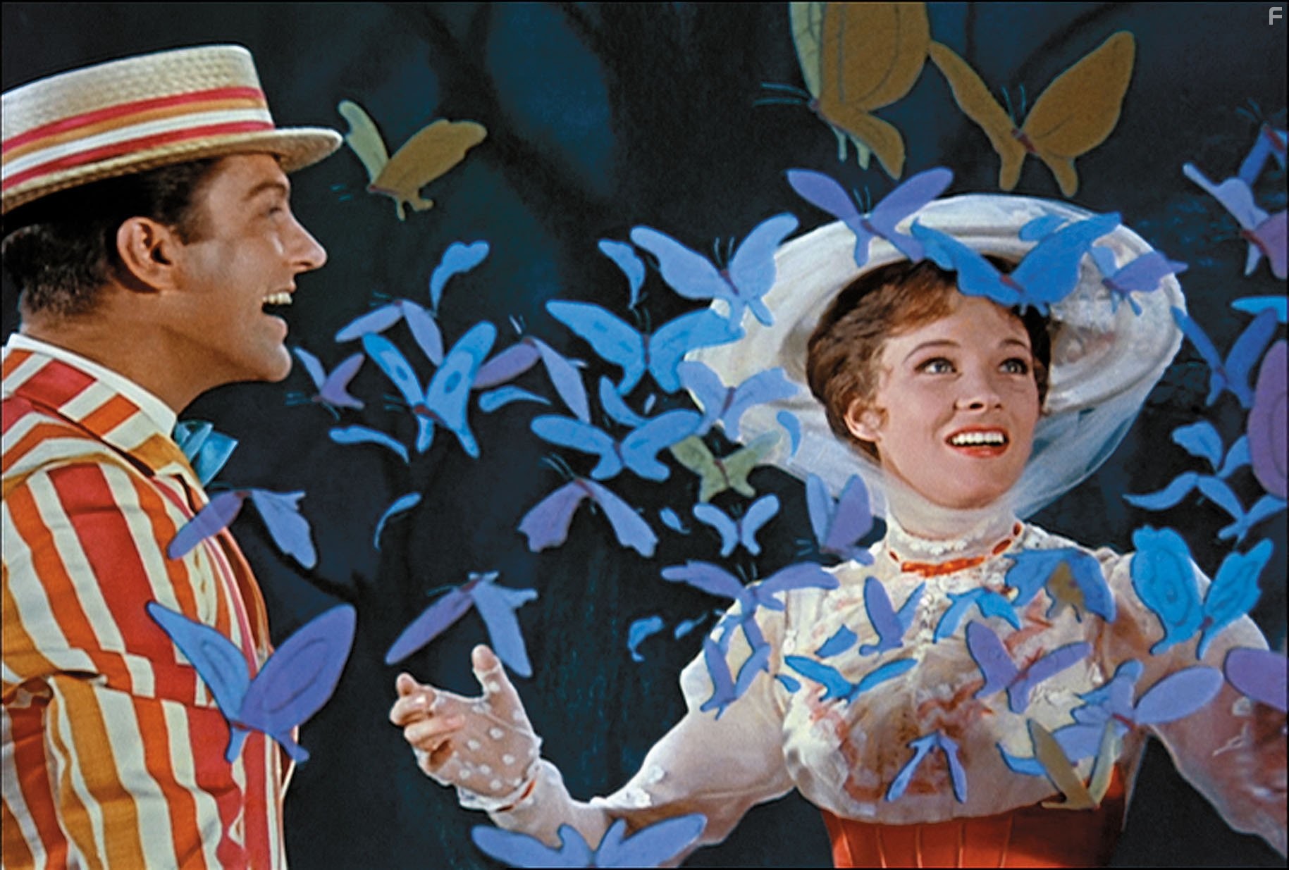 Julie Andrews and Dick Van Dyke in Мэри Поппинс (1964)