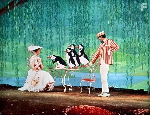 Julie Andrews and Dick Van Dyke in Мэри Поппинс (1964)