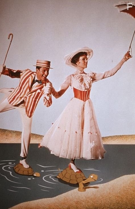 Julie Andrews and Dick Van Dyke in Мэри Поппинс (1964)
