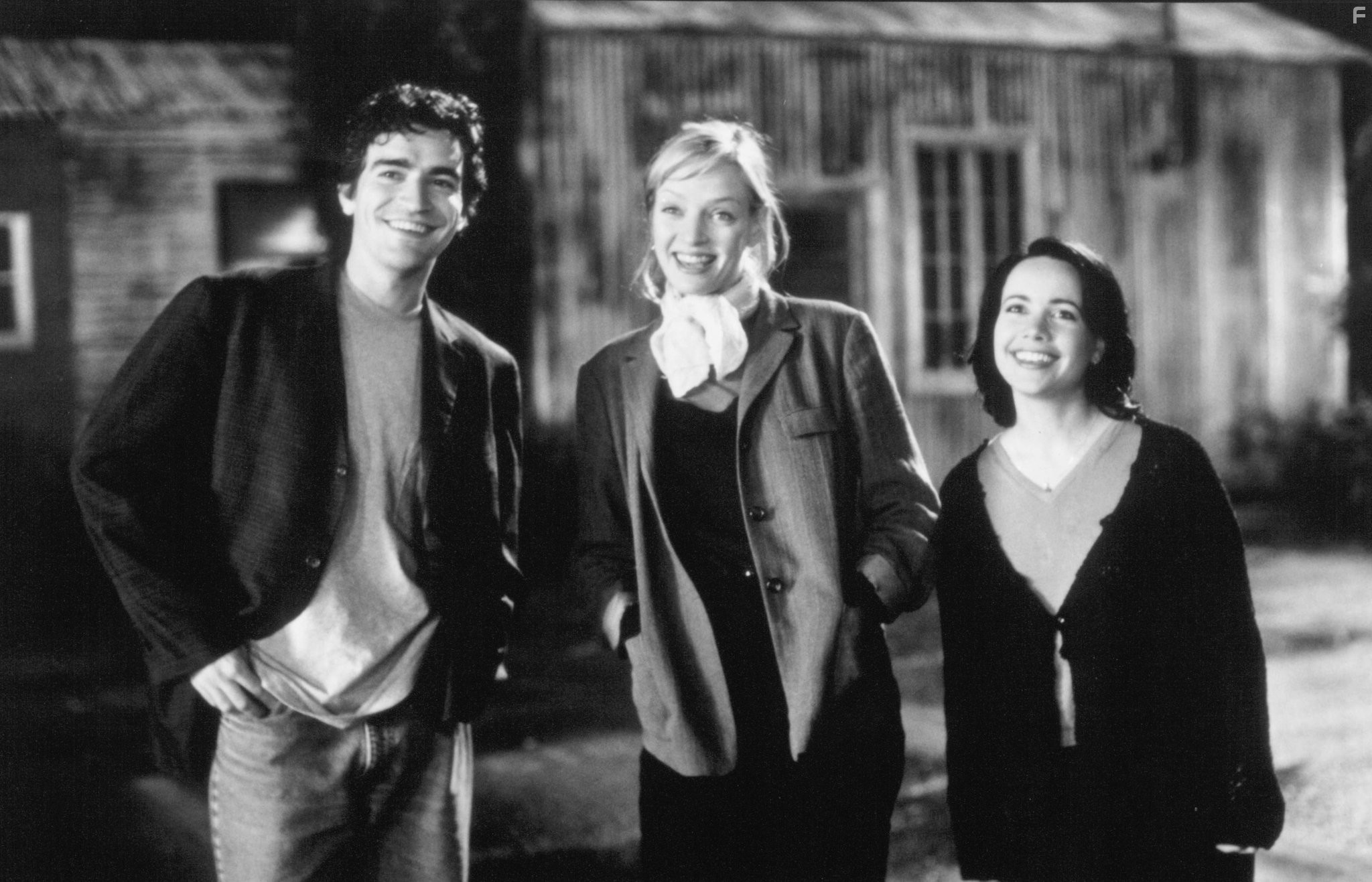 Uma Thurman, Janeane Garofalo, and Ben Chaplin in Правда о кошках и собаках (1996)