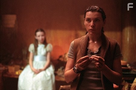 JULIANNA MARGULIES in Warner Bros. Pictures'and Village Roadshow Pictures'horror film "Ghost Ship."