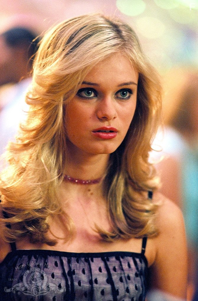 Sara Paxton in Ночная тусовка (2004)