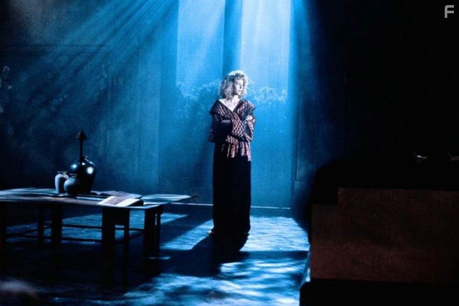 Virginia Madsen in Горец 2: Оживление (1991)