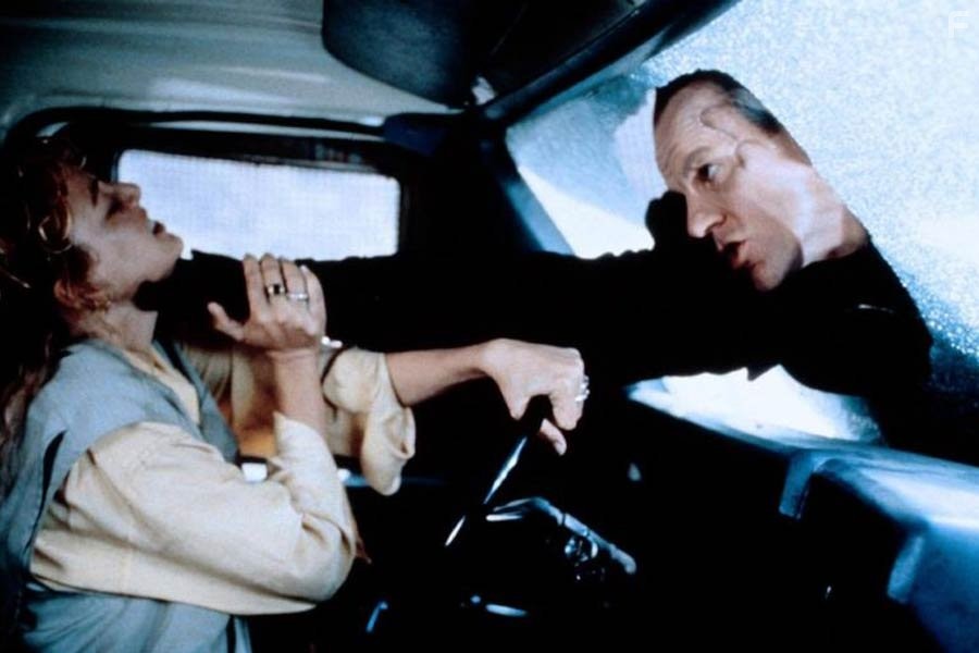 Michael Ironside and Virginia Madsen in Горец 2: Оживление (1991)