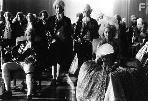 Helen Mirren and Nigel Hawthorne in Безумие короля Георга (1994)