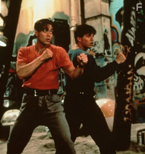 Mark Dacascos and Scott Wolf in Двойной дракон (1994)
