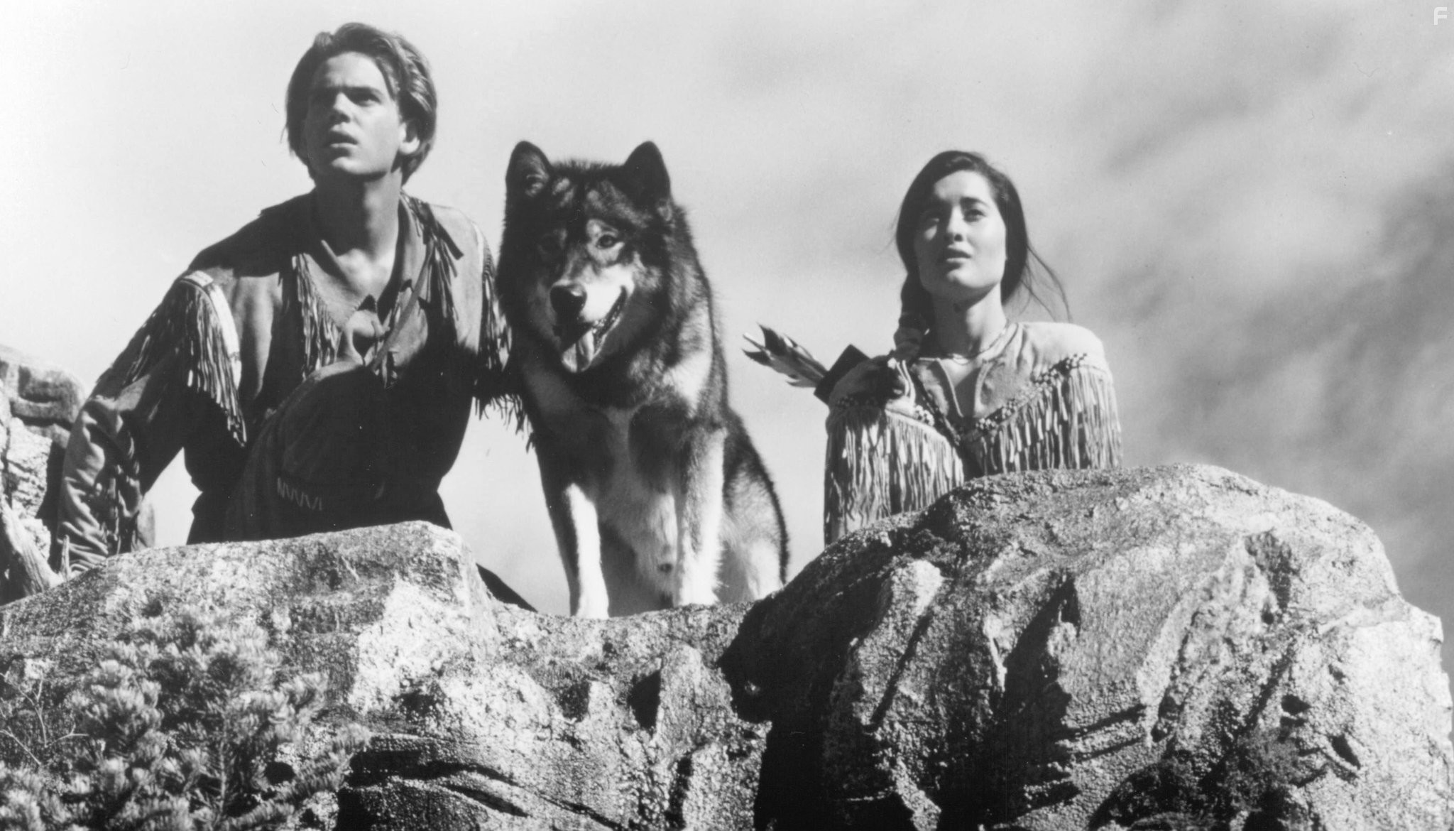 Scott Bairstow, Charmaine Craig, and Jed in Белый клык 2: Легенда о белом волке (1994)
