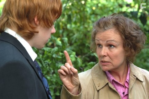 Rupert Grint and Julie Walters in Уроки вождения (2006)
