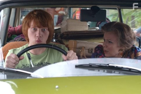 Rupert Grint and Julie Walters in Уроки вождения (2006)