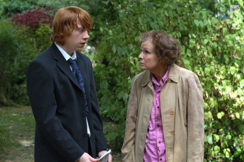 Rupert Grint and Julie Walters in Уроки вождения (2006)